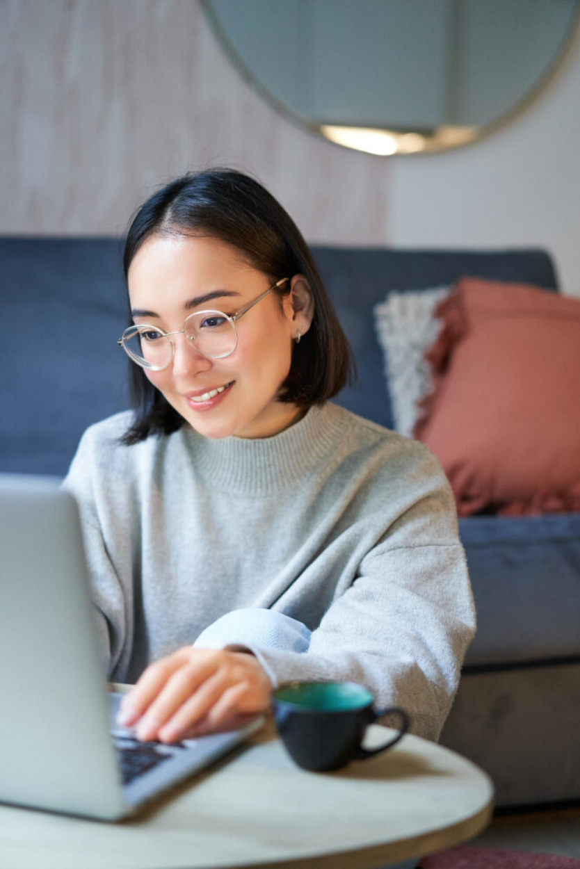 girl_using_laptop_appleweigh_infra_system